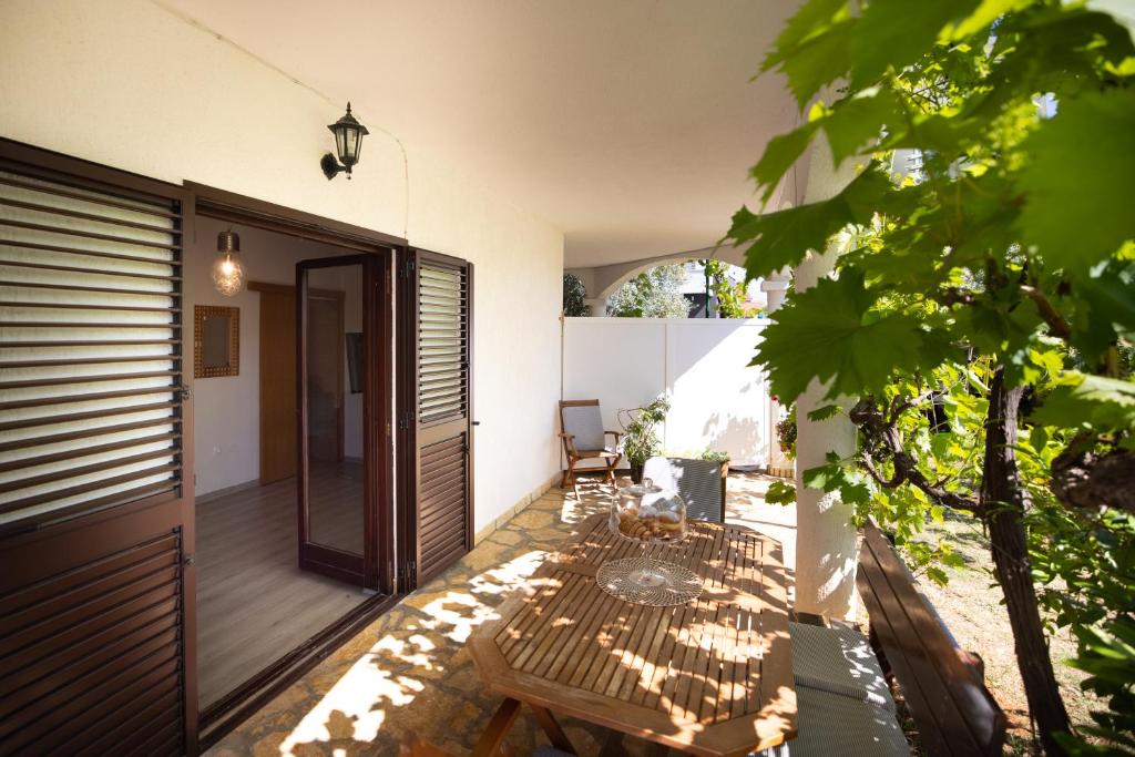 Apartments and a Room Ina - Comfort One-Bedroom Apartment With Terrace