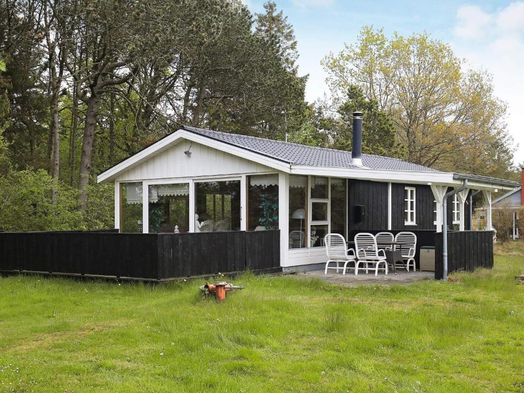 Zahrada ubytování 4 person holiday home in Hals-By Traum