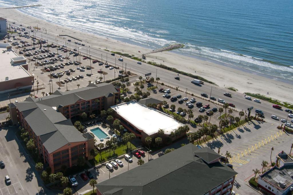 Beachfront Hotels: Luxurious Stays by the Ocean