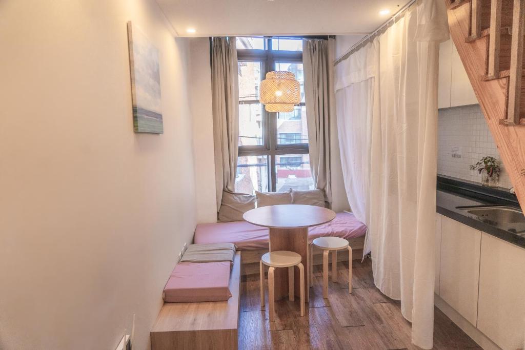 Myeongdong Artmonstay - Camera Tripla Deluxe Duplex