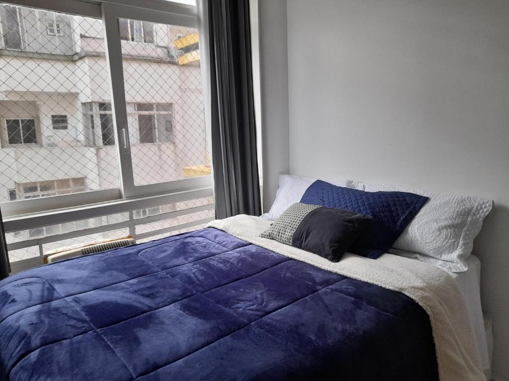  APARTAMENTO EM SANTOS EM FRENTE A PRAIA
