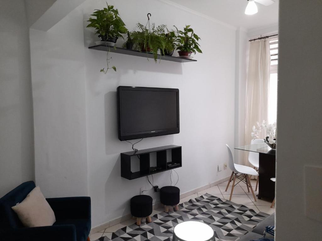  APARTAMENTO EM SANTOS EM FRENTE A PRAIA