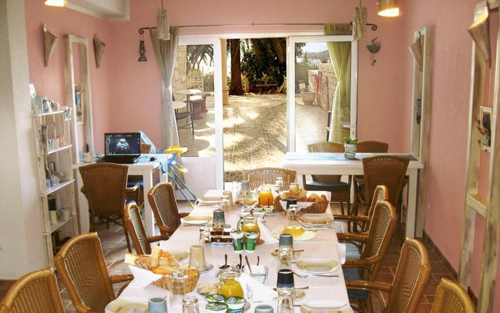 Fotografia z galérie ubytovania Room in Trogir with Seaview, Air condition, WIFI, Washing machine (4655-4) v Trogiri