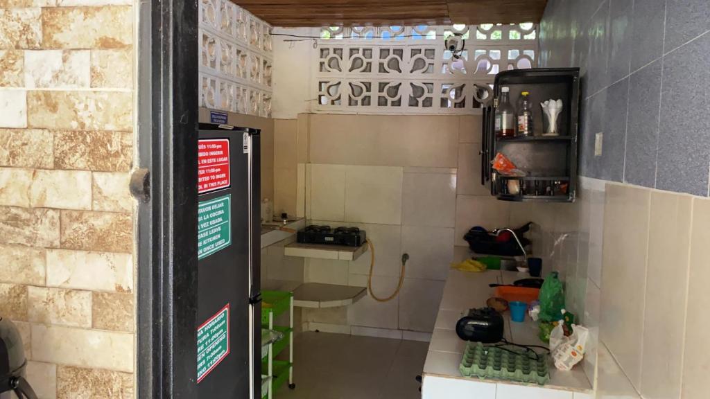 Kuchyň nebo kuchyňský kout v ubytování Palomino Hostel