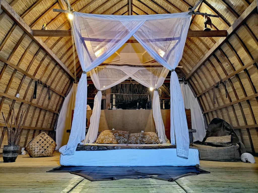 Coconut Garden Beach Resort - Family Bungalow