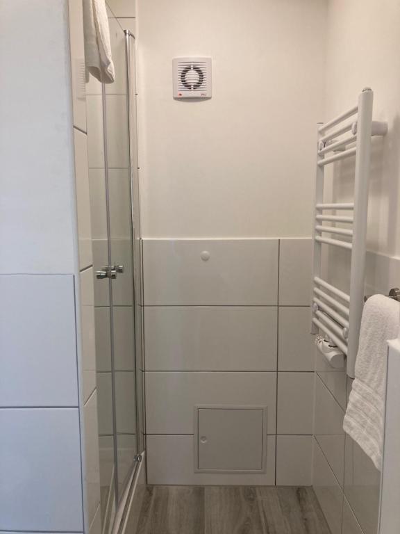 Koupelna v ubytování Hotel-Pension Adler Untertürkheim