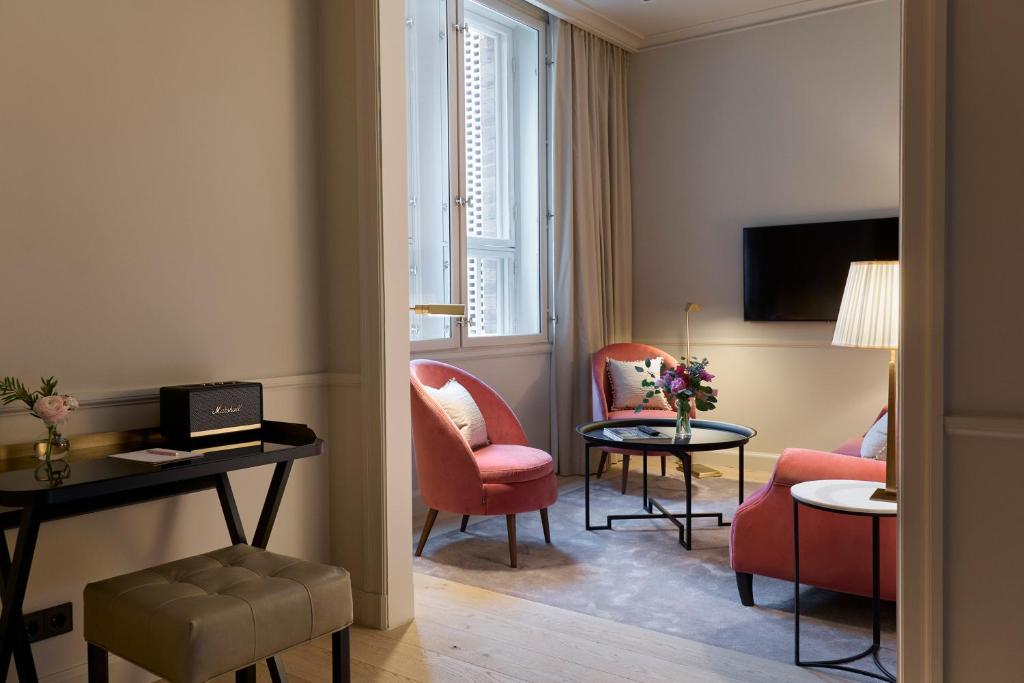 Courtyard Suite