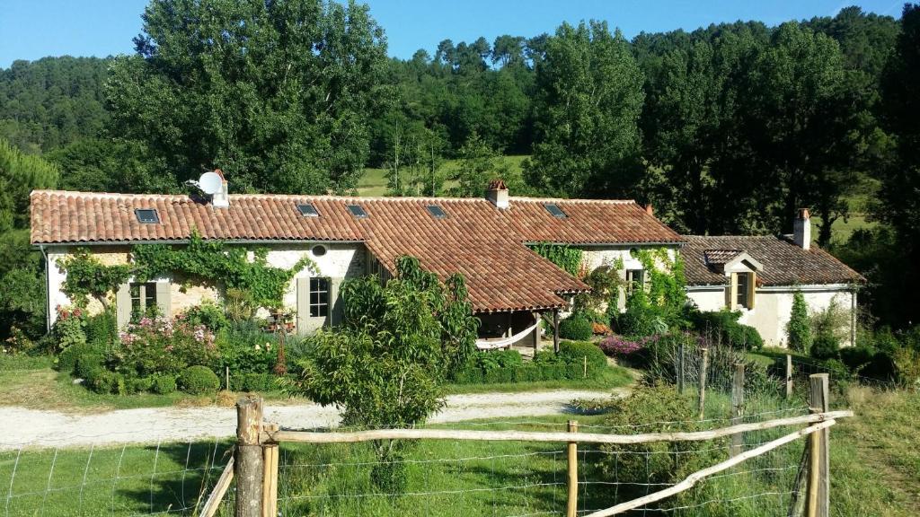 The building in which the holiday home is located