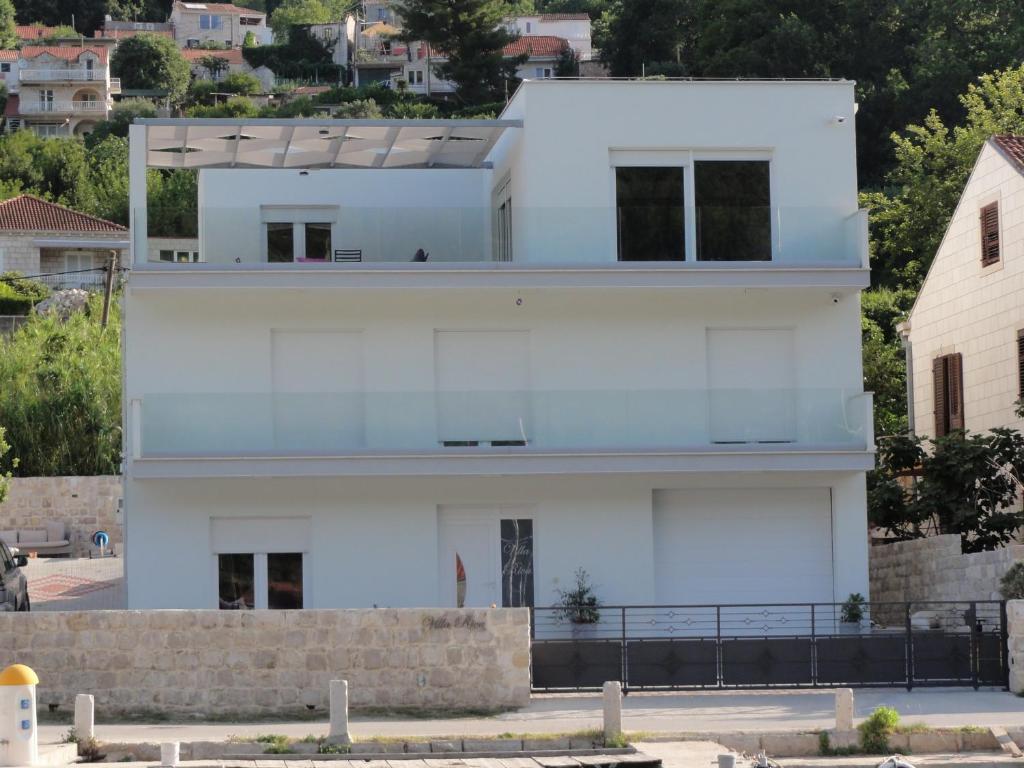 Budova, kde se vila nachází