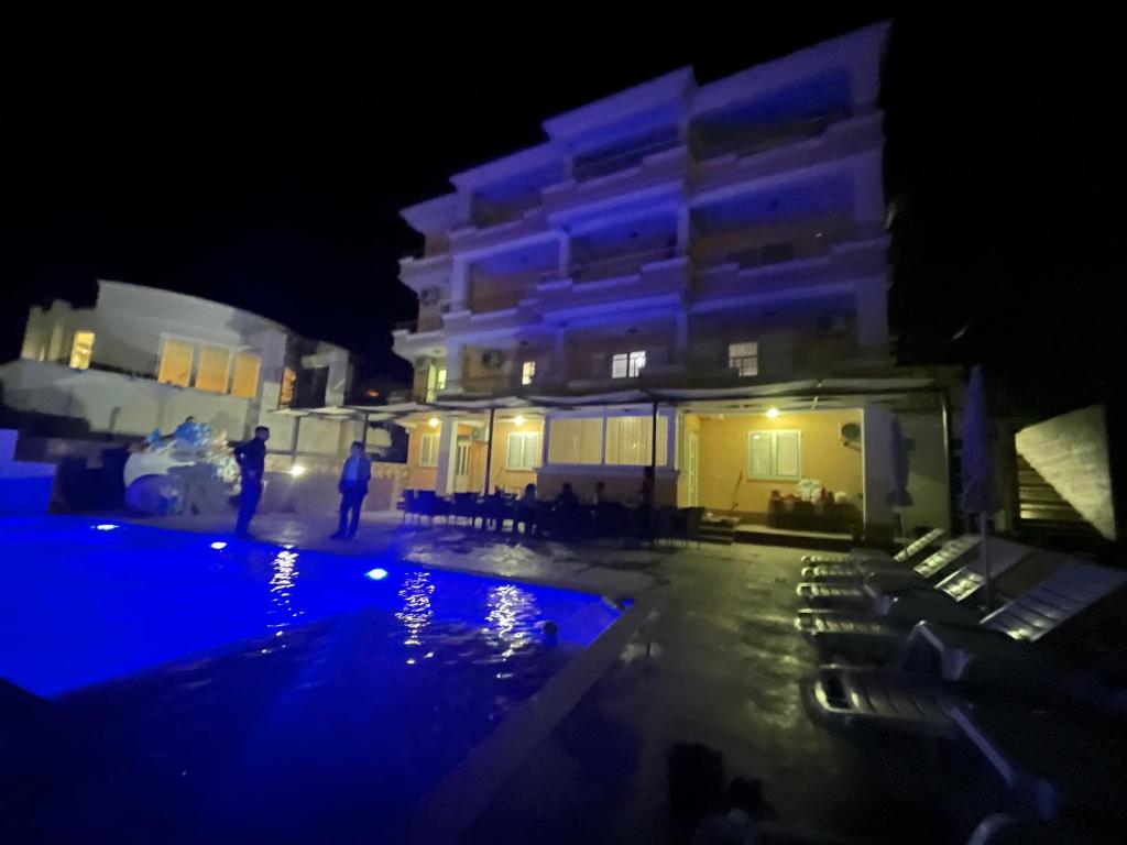 Bazén v ubytování Queen Kodre Apartments nebo v jeho okolí