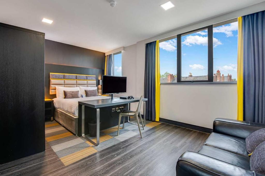 Roomzzz Chester City - Resim 23