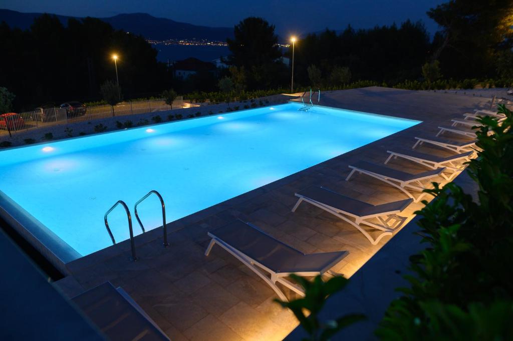Bazén v ubytovaní Malo More Resort alebo v jeho blízkosti