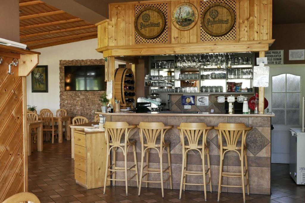Lounge nebo bar v ubytování Penzion restaurace U Švábků