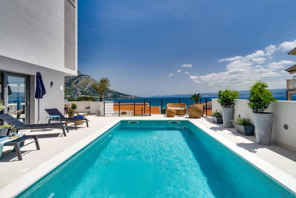 Brand new! Seaview villa Mila with 4 en-suite bedrooms, private pool,  Finnish sauna, Treadmill, sandy beach 250m، دوسيه – أحدث أسعار 2023