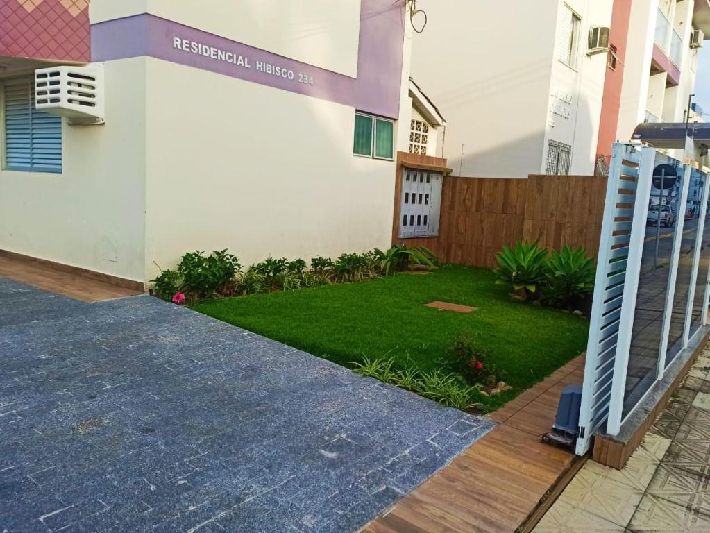  Apartamento a 4 quadras da praia