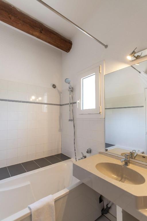Les Bastides Saint Paul - Comfort Triple Room