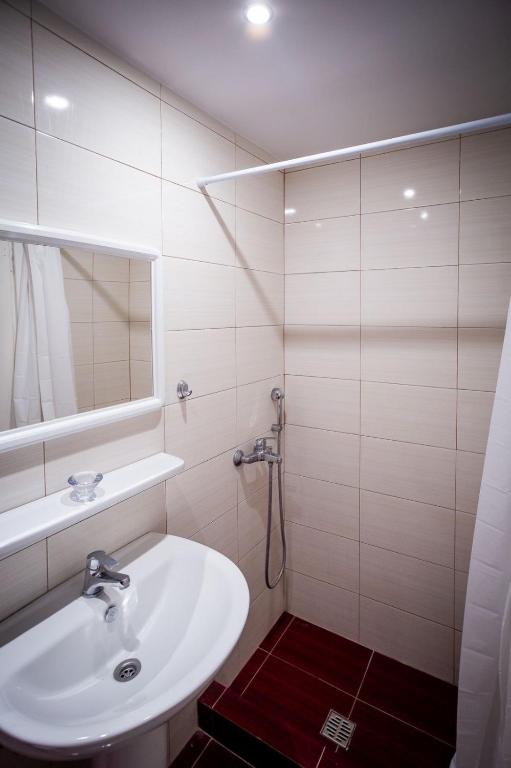 Christina studios - 13