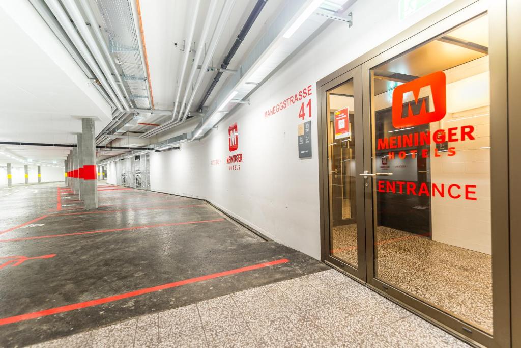 MEININGER Hotel Zürich Greencity - Resim 37