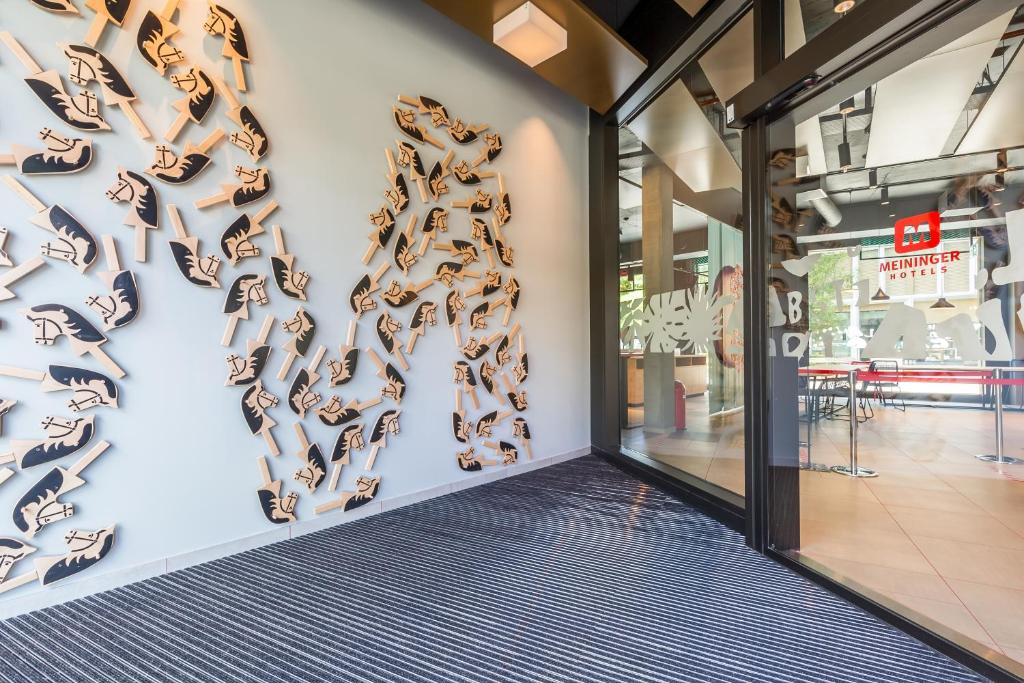 MEININGER Hotel Zürich Greencity - Resim 38