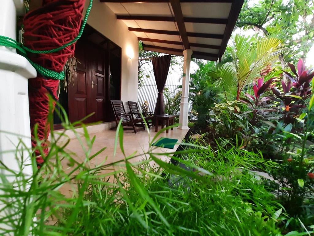 Zahrada ubytování The Otunna Guest House Sigiriya