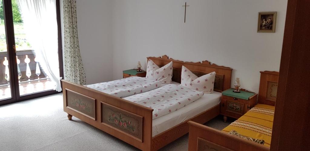 Postel nebo postele na pokoji v ubytování Feichten-Hof Zaiser Zimmer