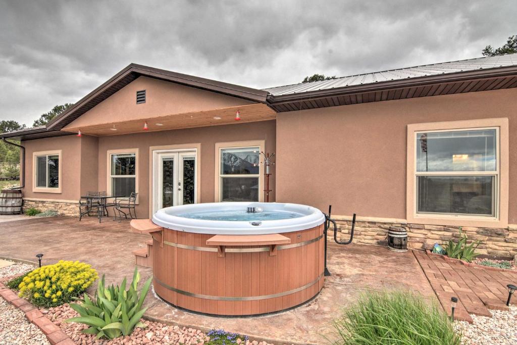 Mynd úr myndasafni af Stunning Home with Fire Pit, 11 Mi to Mt Yale! í Buena Vista
