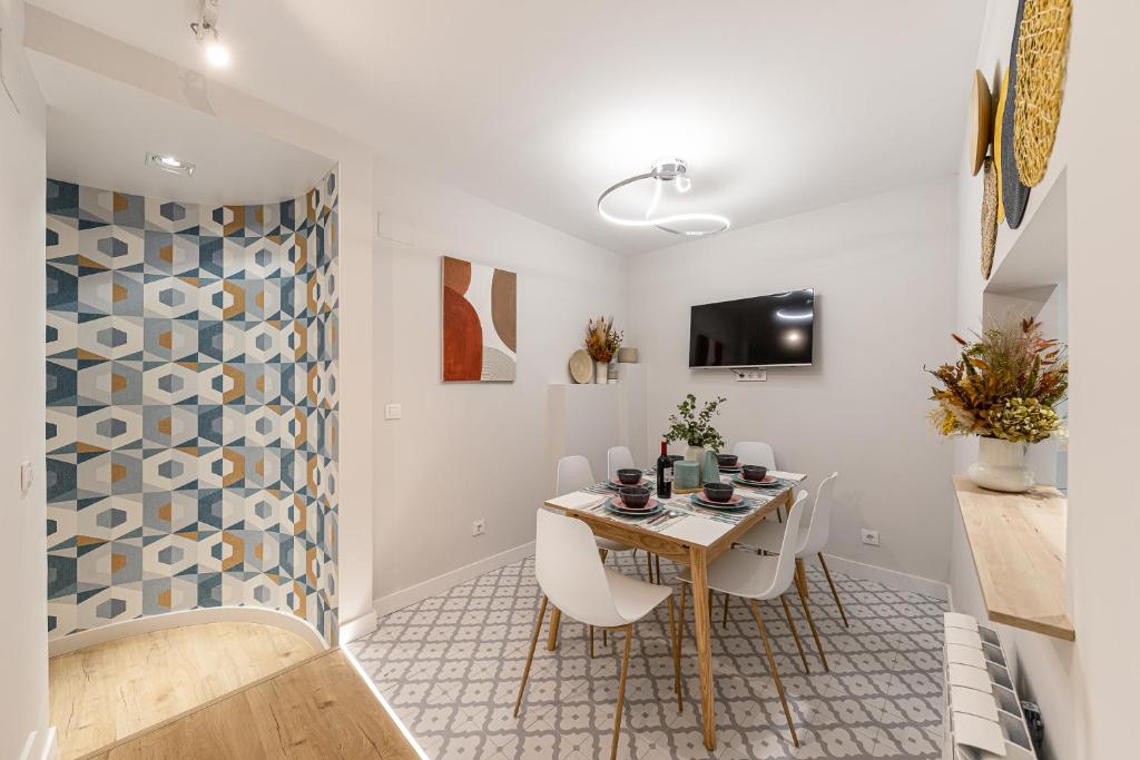 BNBHolder Don Quixote LAS LETRAS, Madrid – Updated 2022 Prices