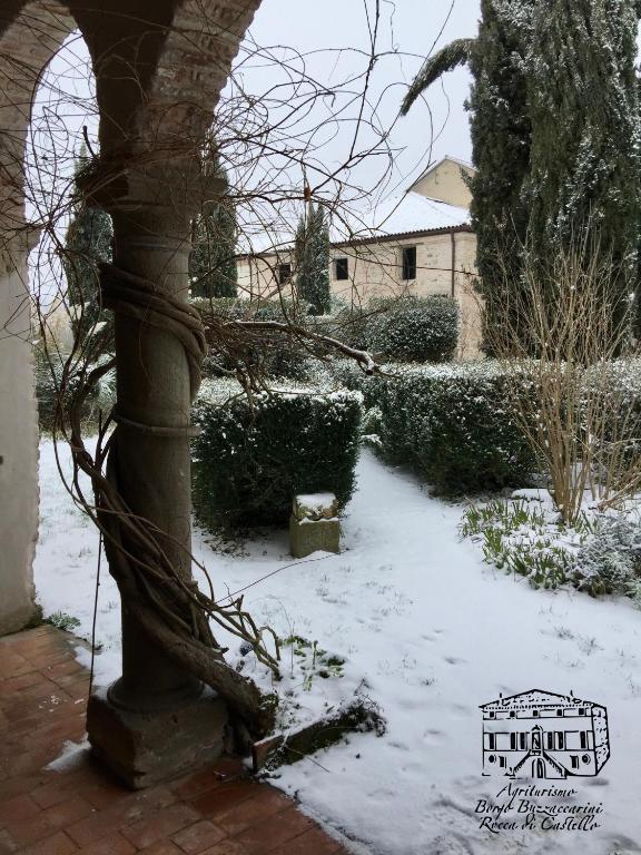 Agriturismo Borgo Buzzaccarini Rocca di Castello v zimě