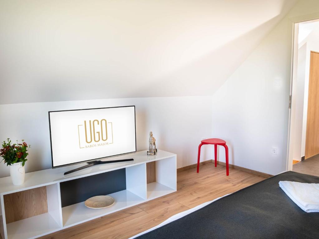 Ugo Apartman - Apartment With Garden View