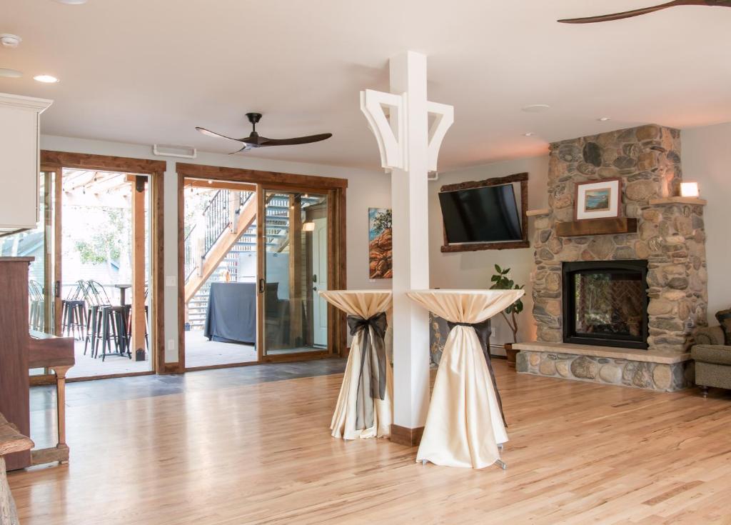 Clear Creek Inn photo