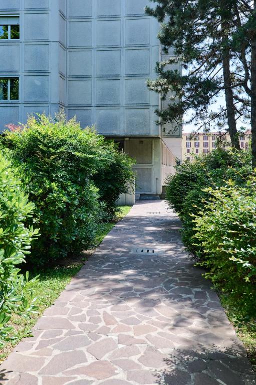 Vonkajšia záhrada v ubytovaní Skyline Apartment