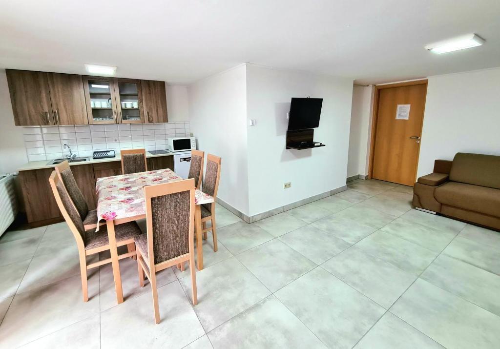 Kuchyň nebo kuchyňský kout v ubytování Anita Apartman Sopron