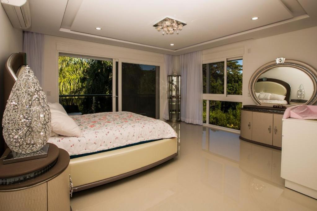  Casa nova luxuosa em Canasvieiras