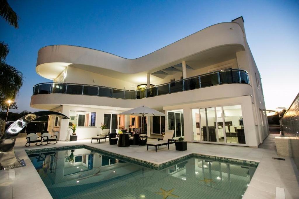  Casa nova luxuosa em Canasvieiras
