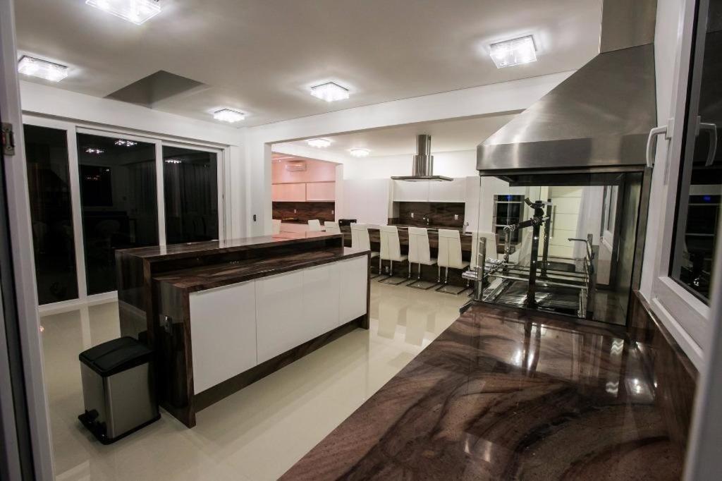  Casa nova luxuosa em Canasvieiras