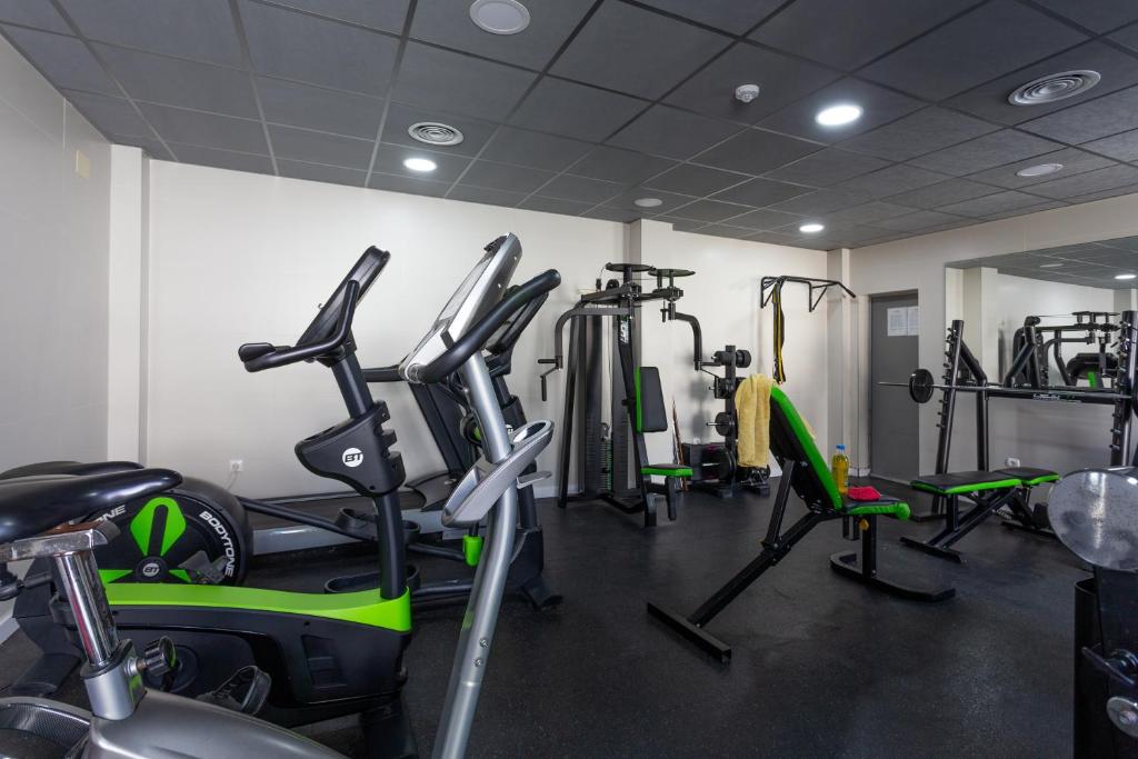 Fitness centrum a/nebo fitness zařízení v ubytování Villamarco Beach Home at Playa San Juan - Muchavista