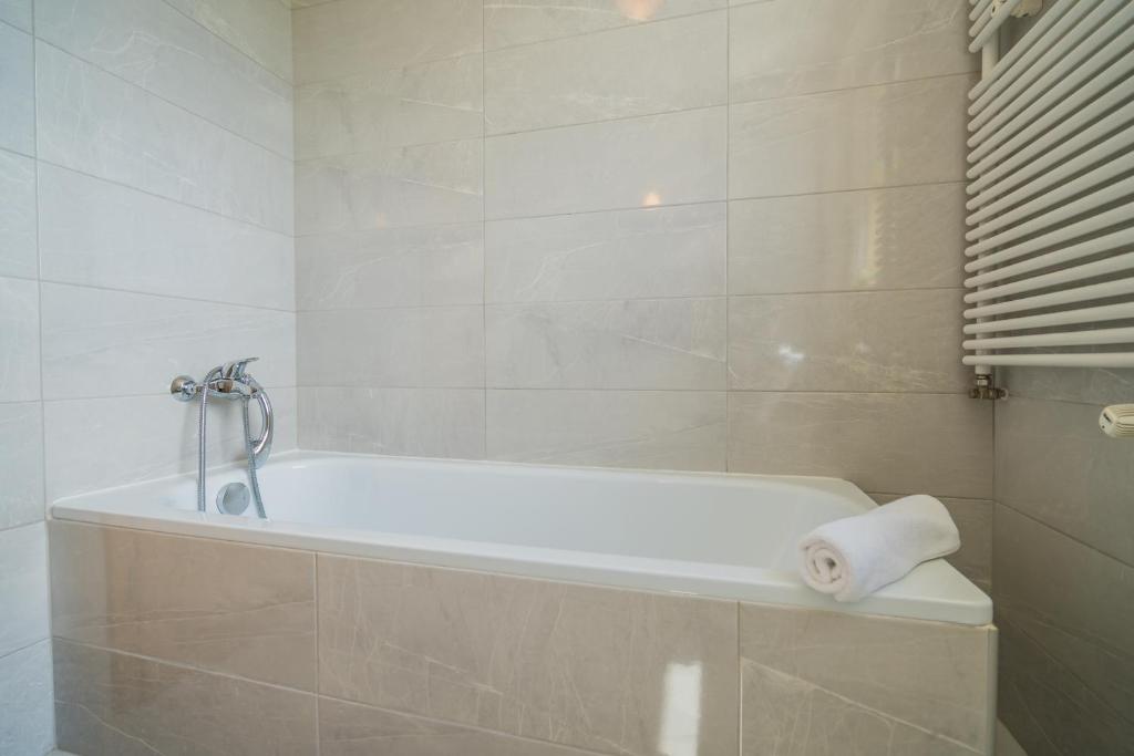 Kúpeľňa v ubytovaní MyFlat Golden Coast Panorama Apartment