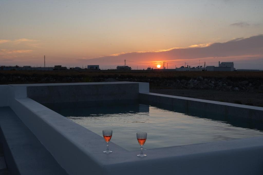 Oia Kissiri - Private Pool Villas - 3