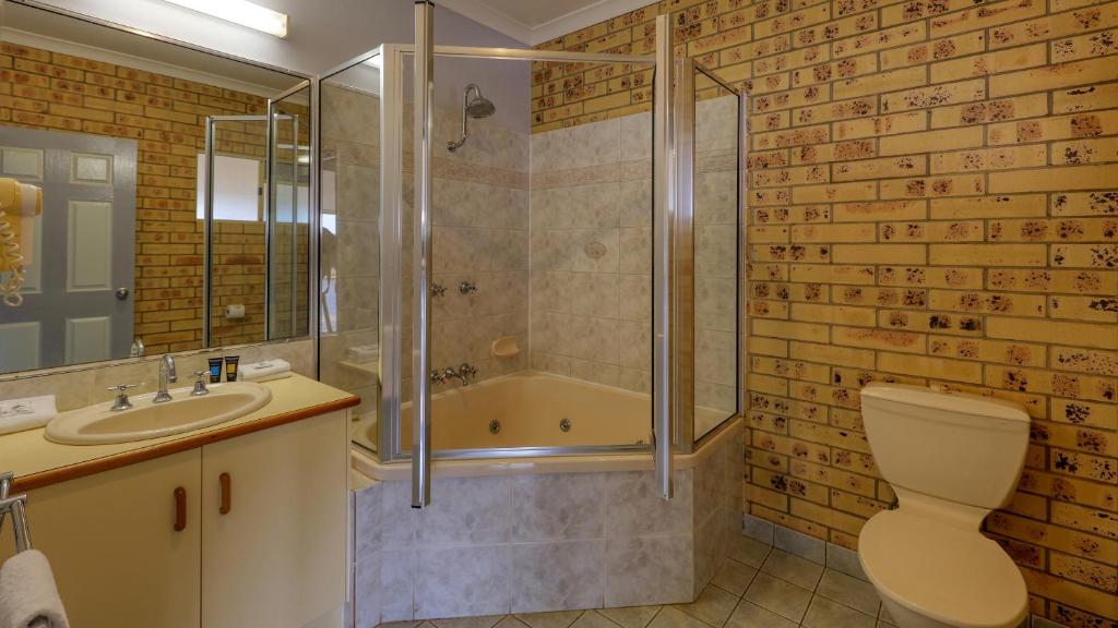 Koupelna v ubytování Mulga Country Motor Inn