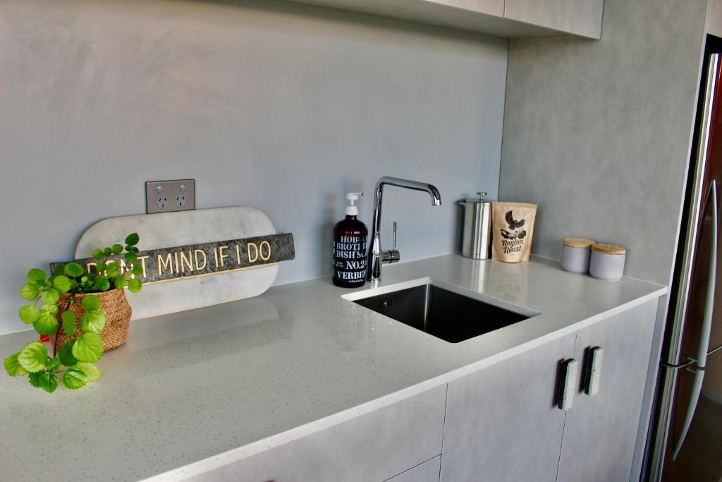 The Beach House on the Hill - Resim 18