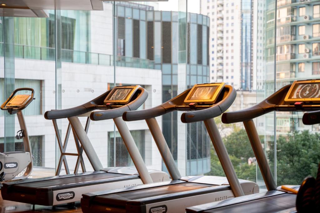 Fitness centrum a/nebo fitness zařízení v ubytování The Eton Hotel Shanghai