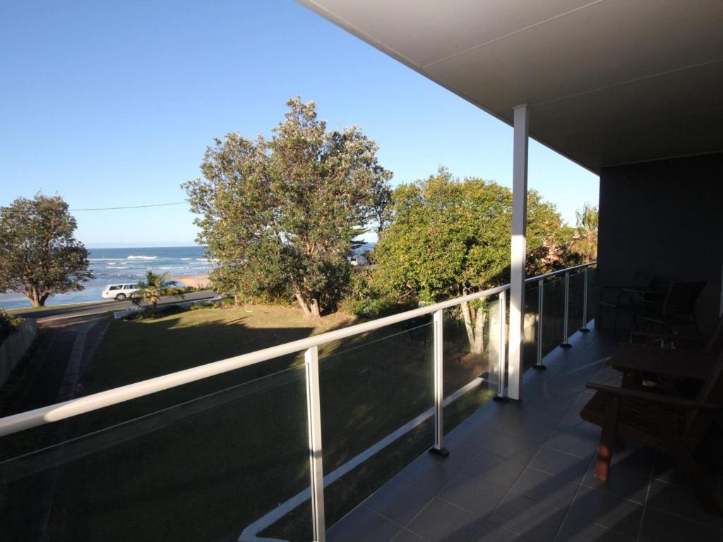 Beachfront 3, Lake Cathie (updated prices 2024)