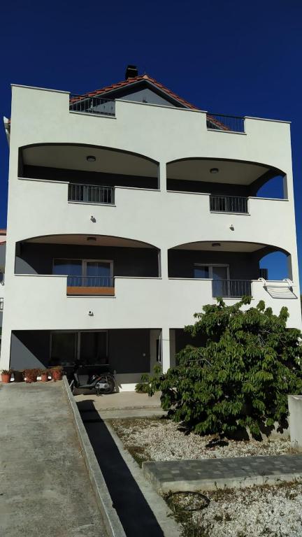 Budova, v ktorej sa apartmán nachádza