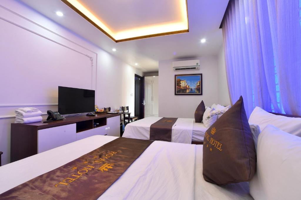 TV a/nebo společenská místnost v ubytování Hotel Royal II