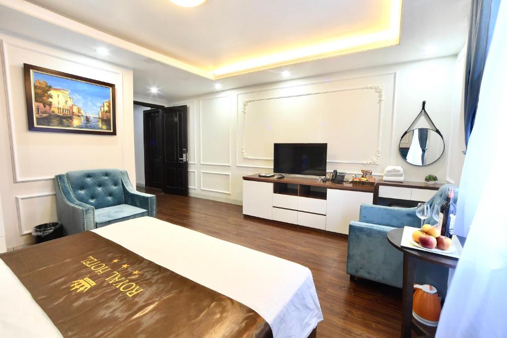 TV a/nebo společenská místnost v ubytování Hotel Royal II