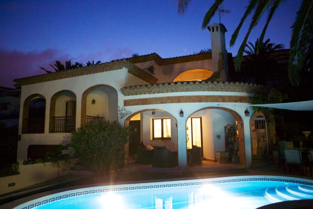 Bazén v ubytování DAMA Villa con piscina privada nebo v jeho okolí