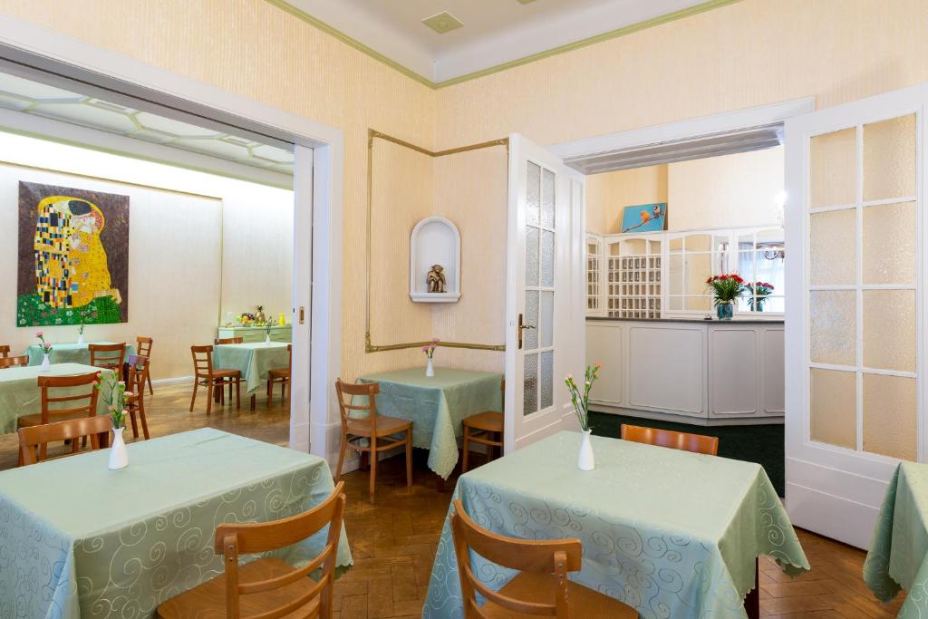 Posezení v ubytování W22 Hotel am Kurfürstendamm