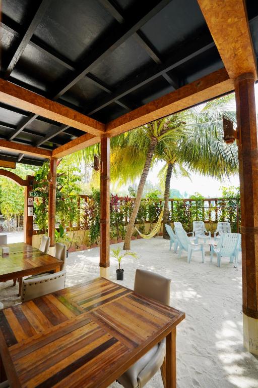 Bazén v ubytování Veli Beach Inn nebo v jeho okolí