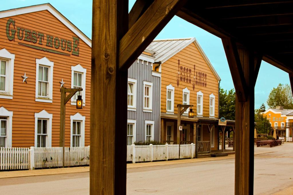 Disney S Hotel Cheyenne Coupvray Updated 22 Prices