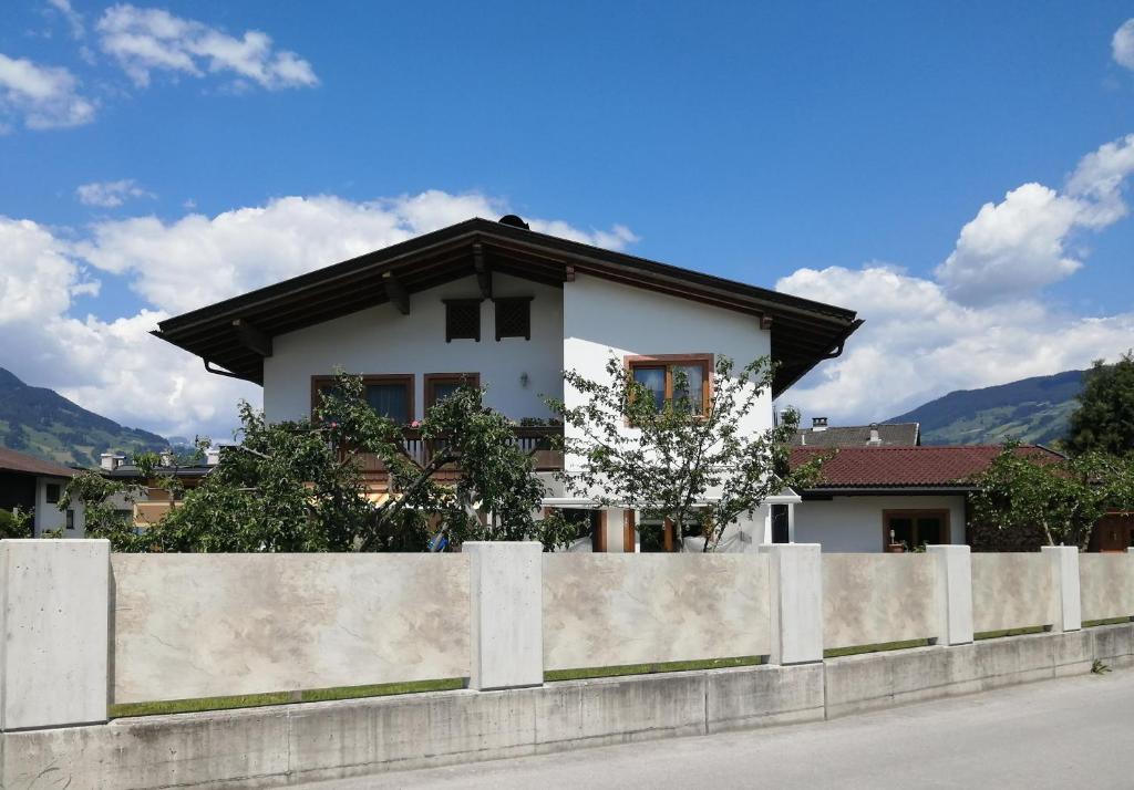 Nespecifikovaný výhled na hory nebo výhled na hory při pohledu z apartmánu